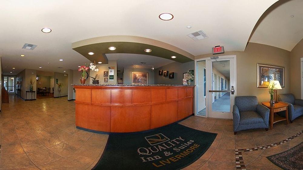 Quality Inn & Suites Livermore Wine Country Buitenkant foto