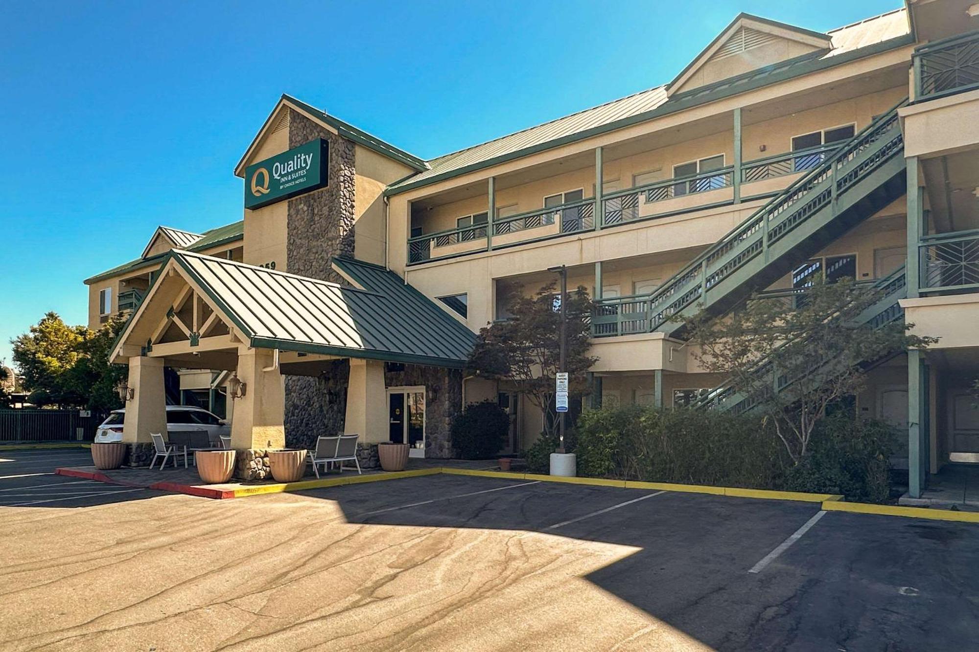 Quality Inn & Suites Livermore Wine Country Buitenkant foto