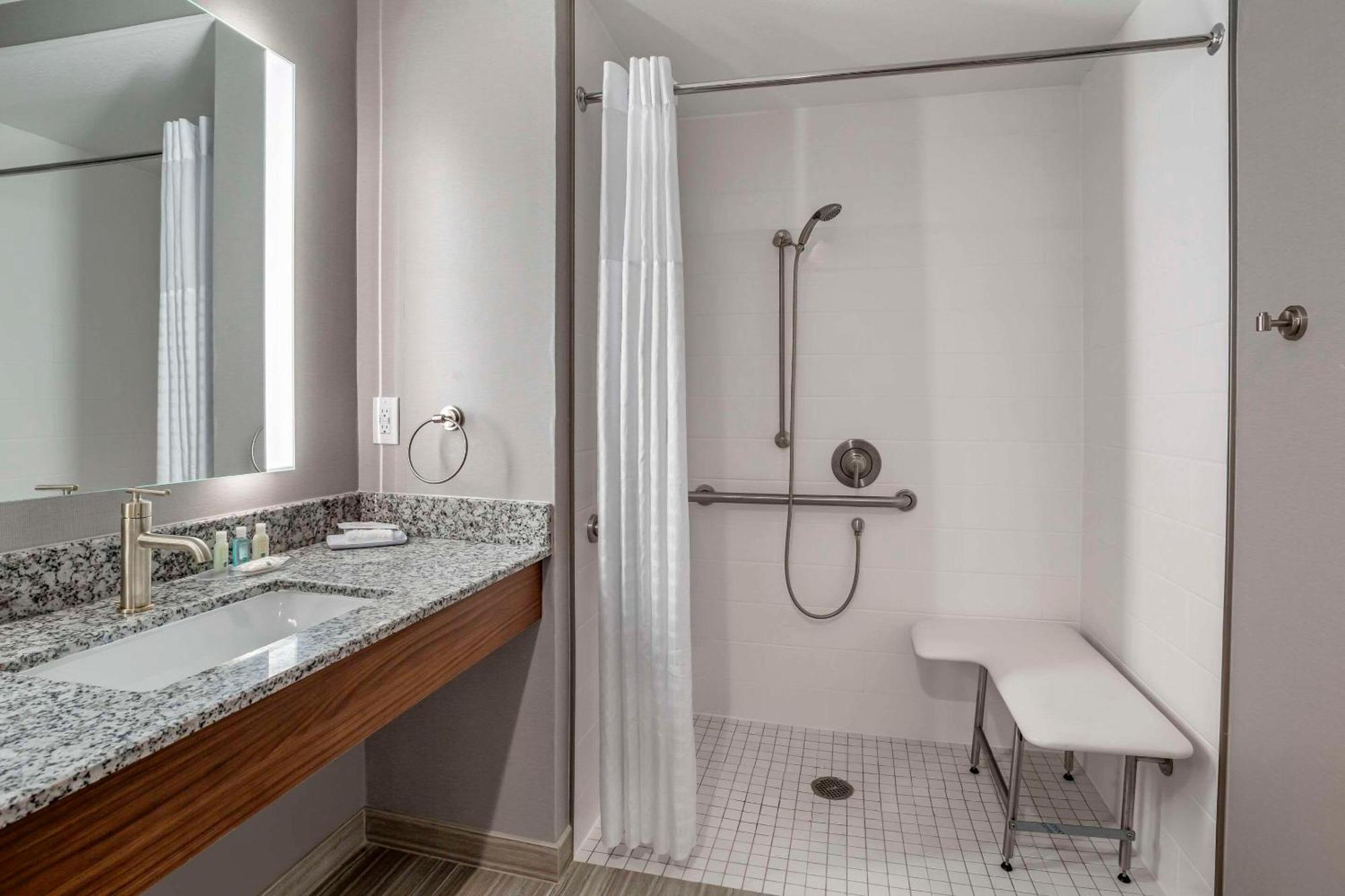 Quality Inn & Suites Livermore Wine Country Buitenkant foto